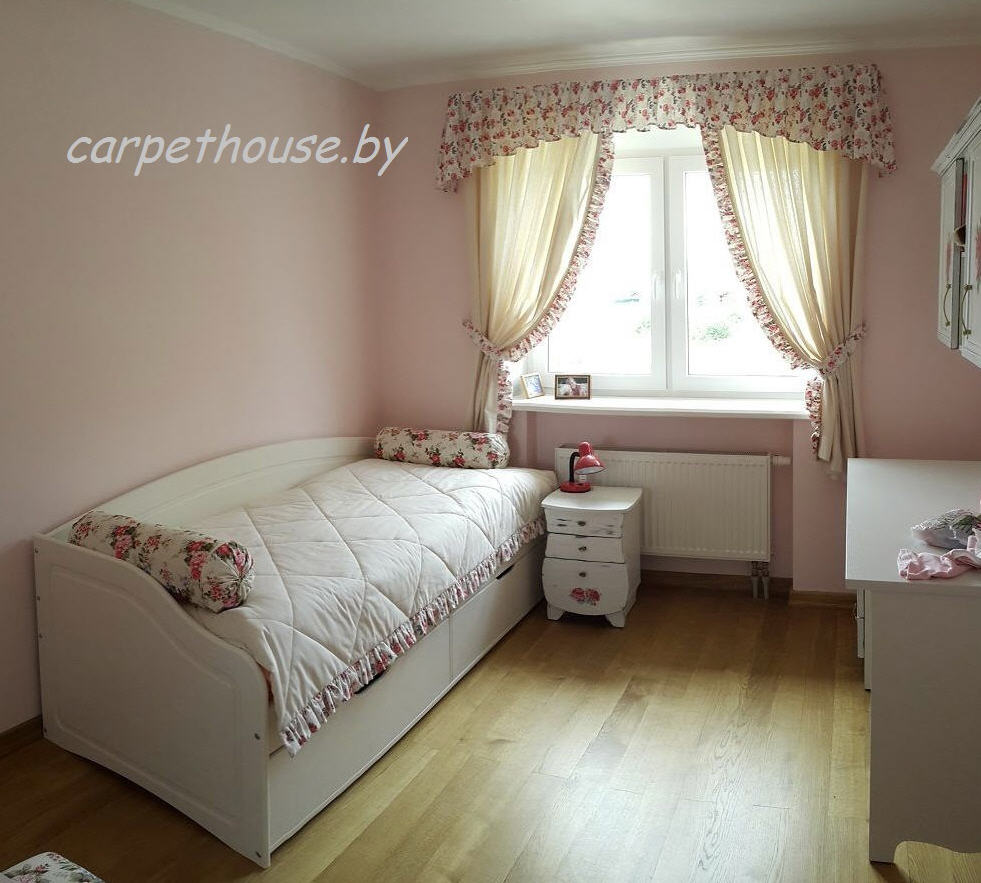Шторы с ламбрекеном Pink Flowers в детскую комнату, фото