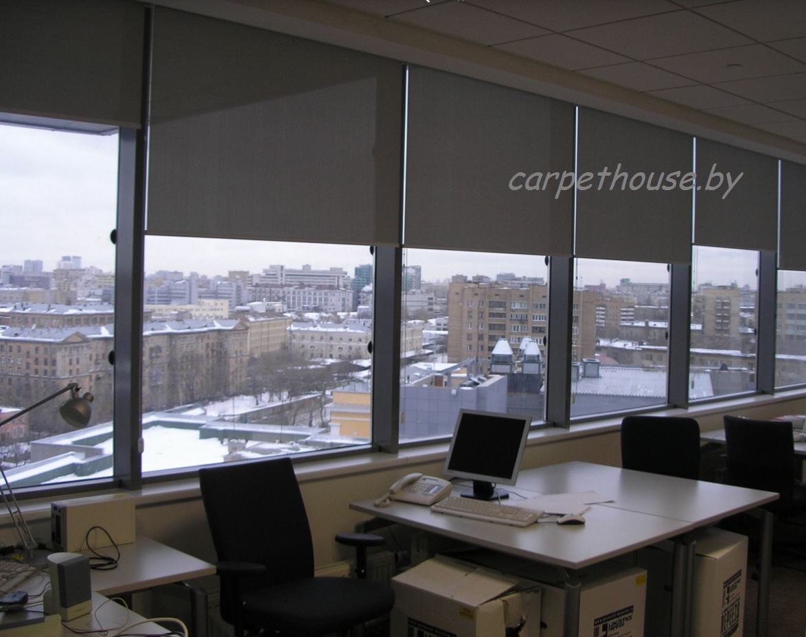Серые шторы для офиса, фото